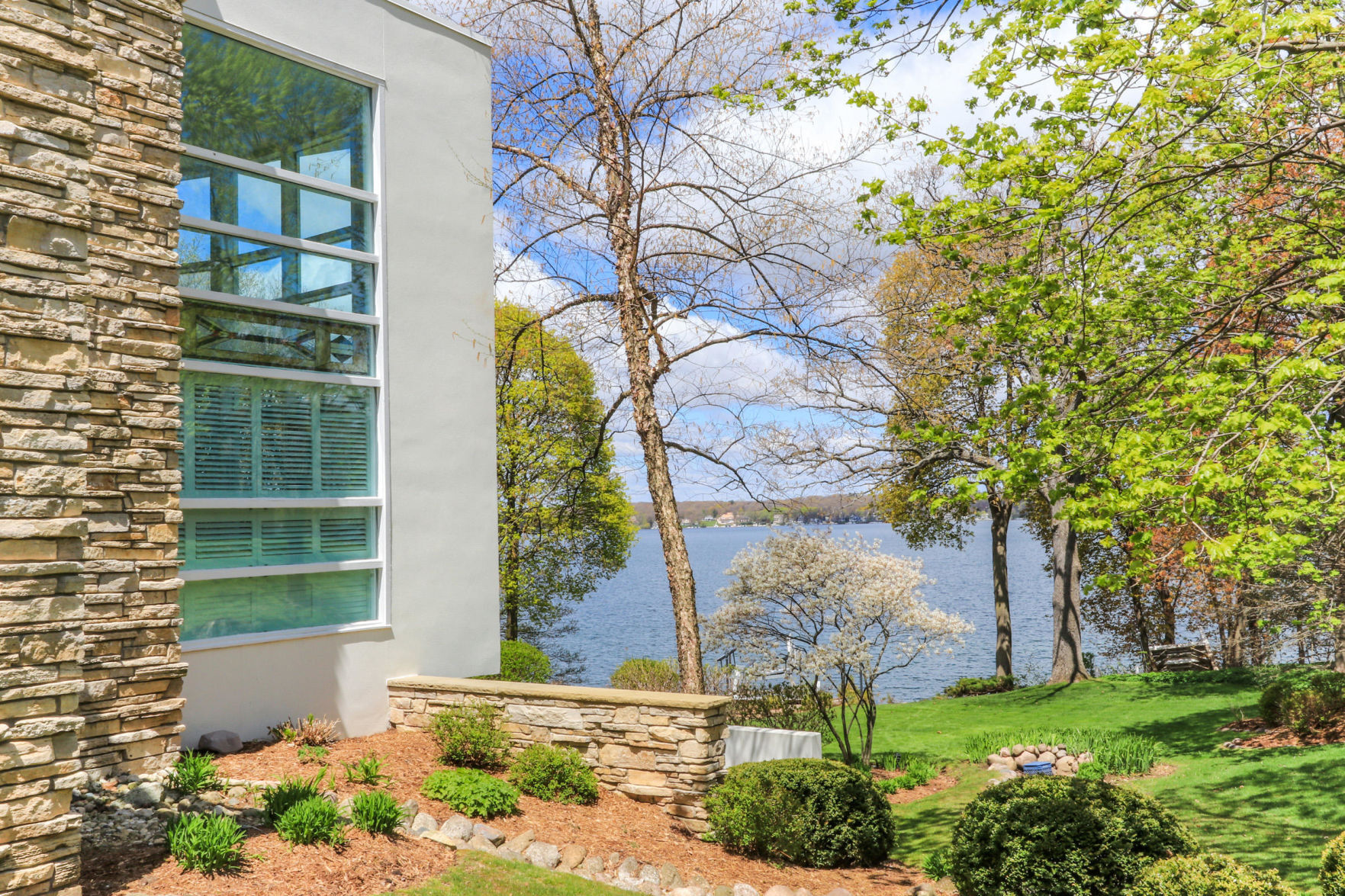 No. 12 N1824 E Valley Park Road, Linn sold for $3.87 million
